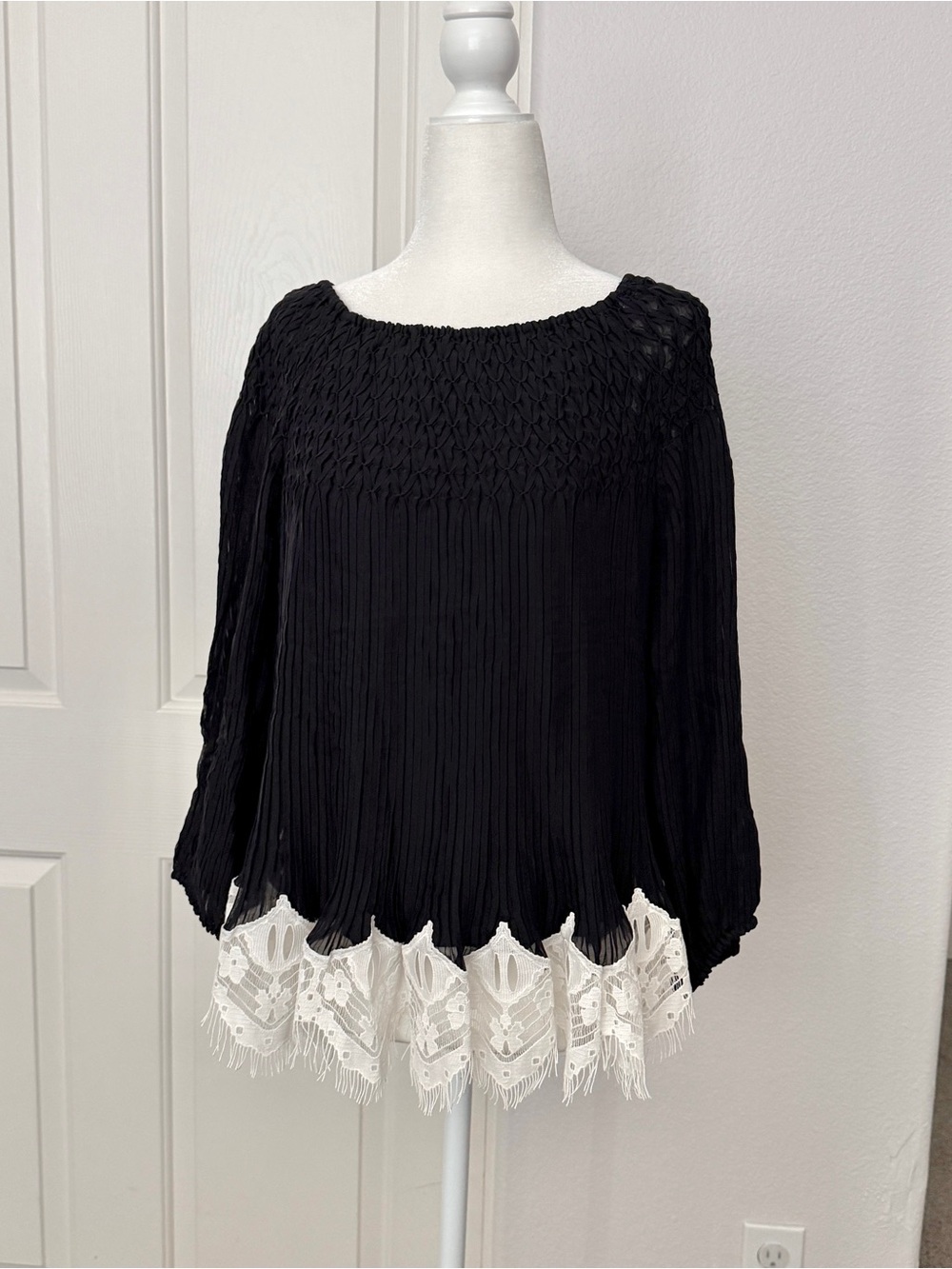NWT Chloé Black Pleated Blouse with White Lace Hem | Boho Chic | Long Sleeve